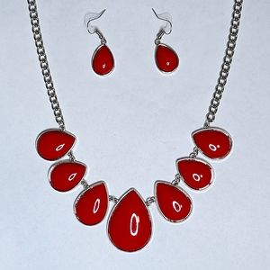🌺 Red Teardrop Necklace and Earrings Set